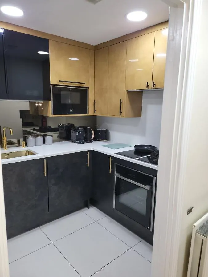 3 Bedrooms 2 Baths, Overlooking The River Near Excel, O2, City Airport - Sleeps Up To 6 لندن شقة
