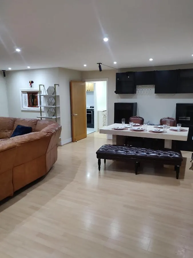 3 Bedrooms 2 Baths, Overlooking The River Near Excel, O2, City Airport - Sleeps Up To 6 لندن 0*,